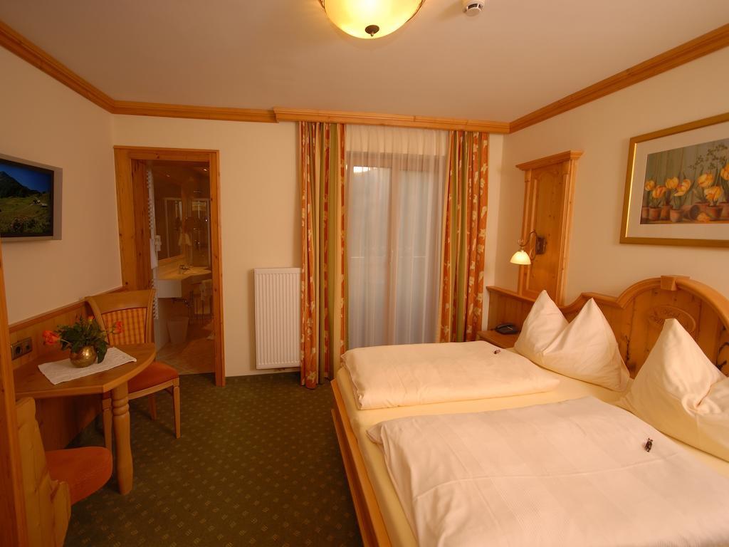 Hotel Garni Alpenland Altenmarkt im Pongau Værelse billede